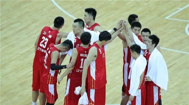  米切尔45分骑士横扫步行者  