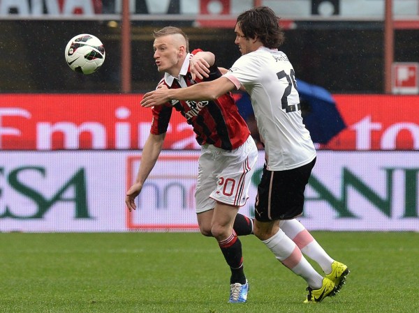  AC米兰租借小将惊艳亮相梅开二度  